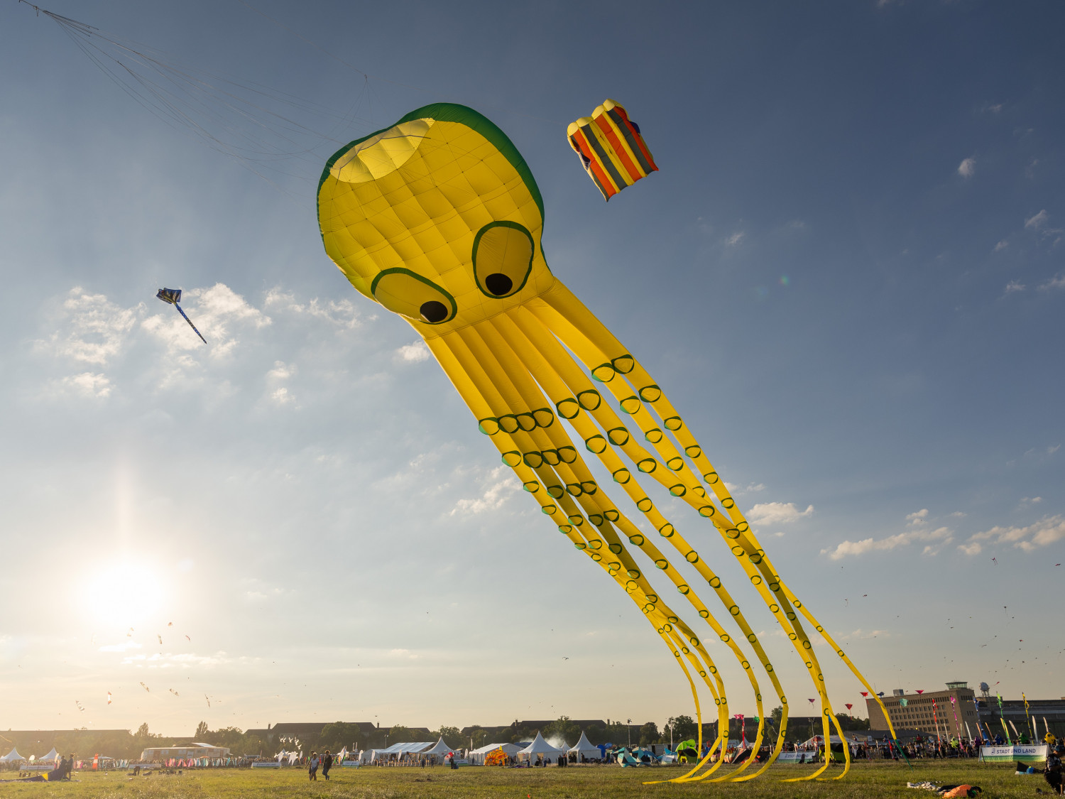 Festival der Riesendrachen Berlin für Stadt und Land GmbH